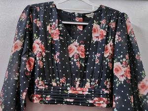 Floral Print V-Neck Crop Top