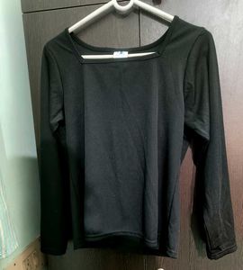 Ribbed Simple Black Tee