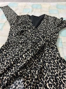 Chic Leopard Print Wrap Dress