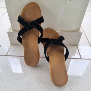 Black Cross Strap  flats