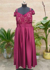 Elegant Lace &amp; Pleated Maxi Dress