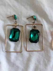 earring and hair pin set
