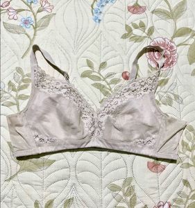 Comfortable Lace Trim Bra