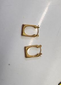 ANTI TARNISH Gold D-Shaped Textured Hoop Earrings