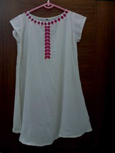 Elegant White Kurta with Pink Embroidery