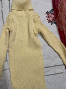Turtleneck Sweaters - Black &amp; Yellow