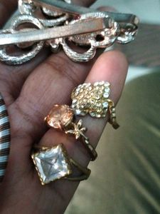 Assorted Women's Jewellery Set