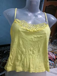 Chic Yellow🤎Lace Trim Cami Top