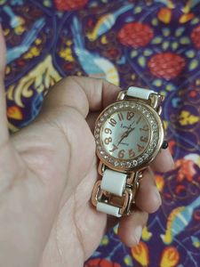Chic White &amp; Silver Link Watch