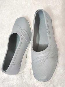 🎀 Cute Gray Slip-On Flats 🩶