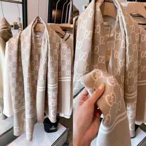 gucci warm stoles unisex