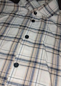 Classic Plaid Cropped Shirt