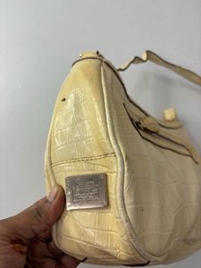 Stylish Cream Croc-Embossed Shoulder Bag