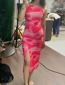 Stunning Pink Tie-Dye Midi Dress with Slit