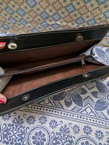 BEAUTIFUL CLUTCH
