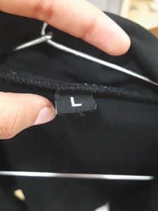 Chic Black Jacket with Zipper Detail