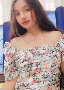 Chic Floral Ruched Puff Sleeve Top