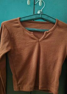 BROWN FITTED TOP 🤎