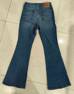 Levi's Women's classic Blue Flared Jeans