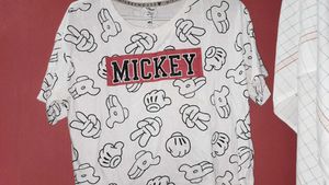 Mickey Mouse Print Cropped T-Shirt