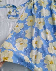 Elegant Blue Floral Midi Dress