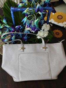 Stylish Caprese Tote bag