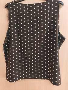 Sleevless Causal V Neck Top With Lace
