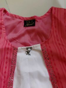 Pink &amp; White Floral Kurta Set