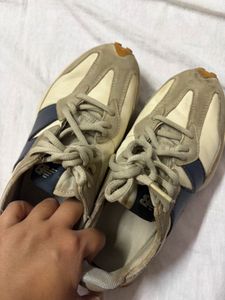 New Balance 327 Sneakers