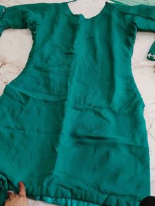 Green hand work garara Suit😍