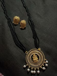 Elegant Goddess Lakshmi Pendant Necklace with Earr