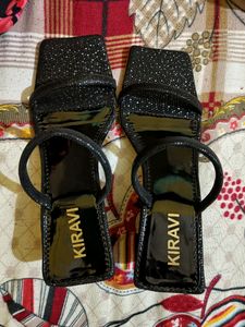 Kiravi Sandal