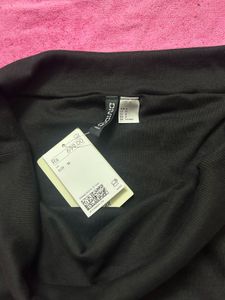 Black Off-Shoulder Ribbed Crop Top