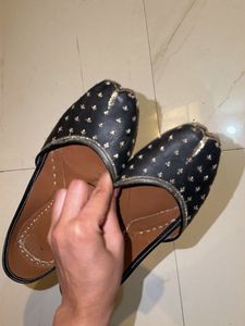 Classic Black Ethnic Juttis