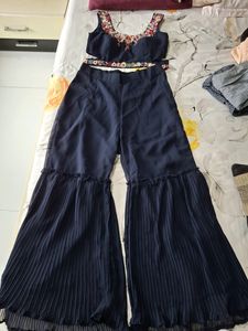2 Pease Ethenick Wear