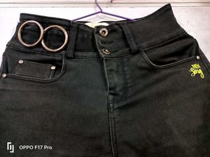 Stylish Black Jeans with Double Ring Detail