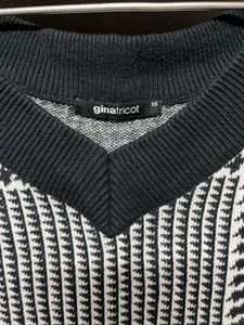 Houndstooth V-Neck Sweater New🪬❤️