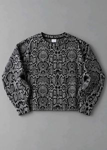 BLACK & WHITE ABSTRACT PRINT SWEATER