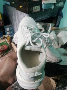 NEW NO USED SNEAKERS SHOES FOR MEN.