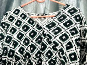 Chic Black &amp; White Print Dress