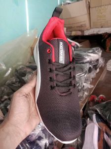 NEW NO USED SPORTS SHOES FOR MEN.