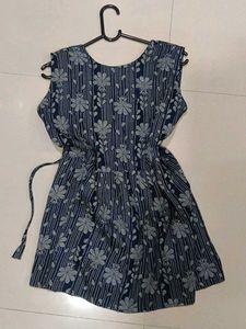 Chic Floral Sleeveless short kurti