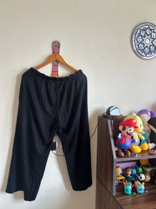 Enamor Comfortable Black Wide-Leg Bottom