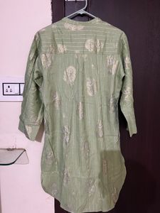 Elegant Green Kurta with Metallic Print