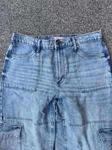 Trendy Light Wash Cargo Jeans