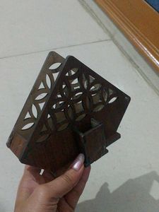 Tissue stand