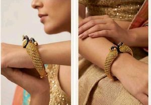 🎀Exquisite Peacock Bangle Bracelet