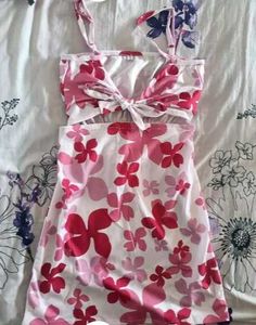 Chic Floral Print Cut-Out Dress