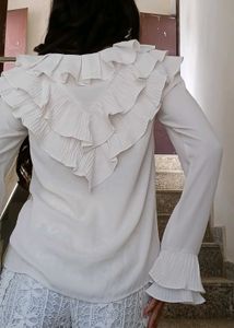 Chic Ruffled White Top