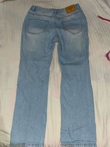 Light Wash Ripped Jeans